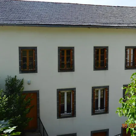 Maison De Caractere- Puy De Dome Apartment *